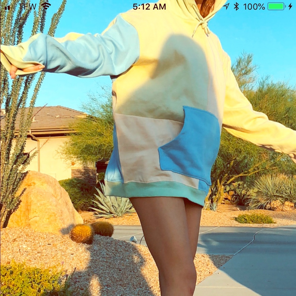 ISO COLORBLOCK SWEATSHIRT